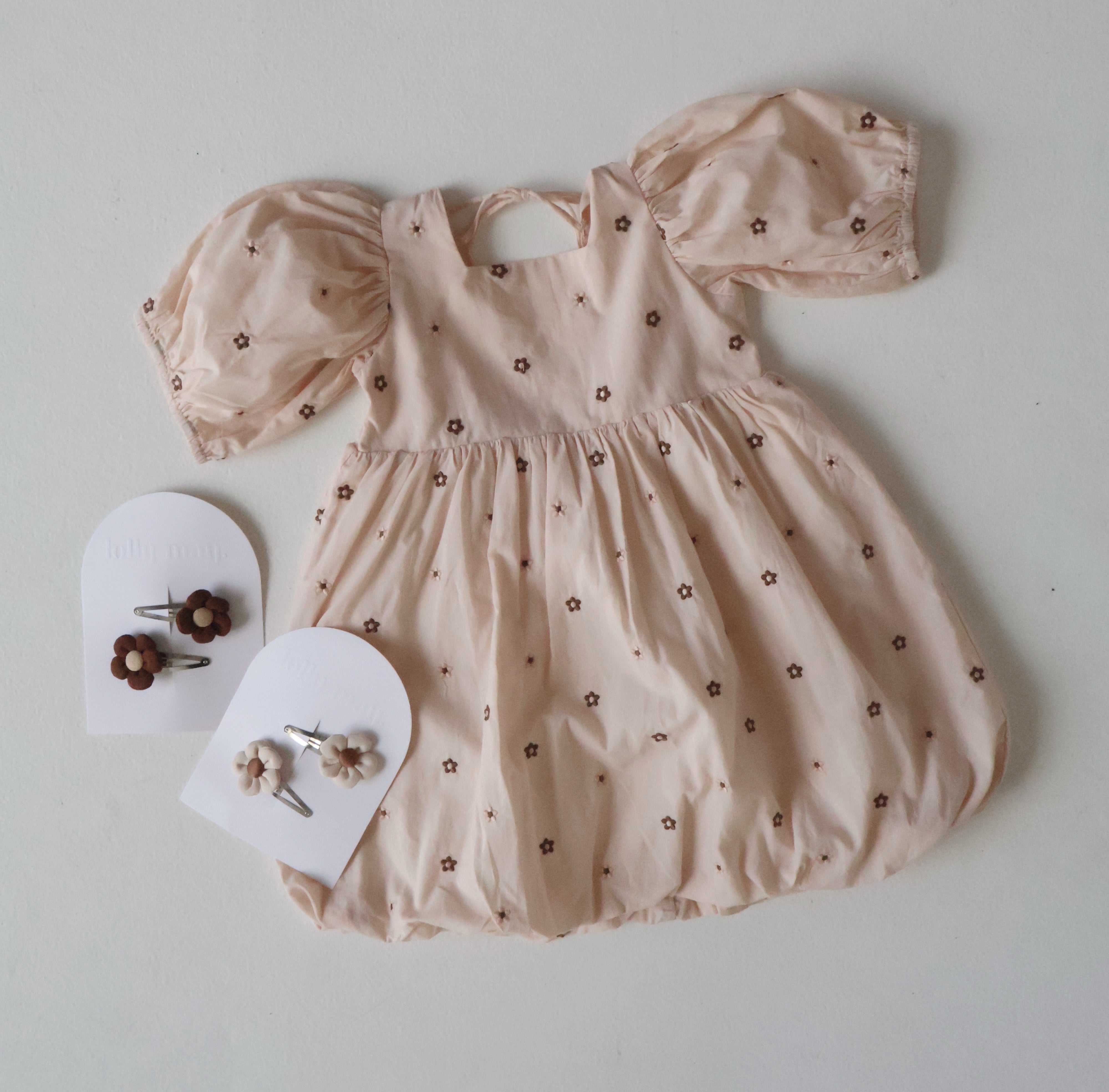 Tiramisu Daisy Puff Dress